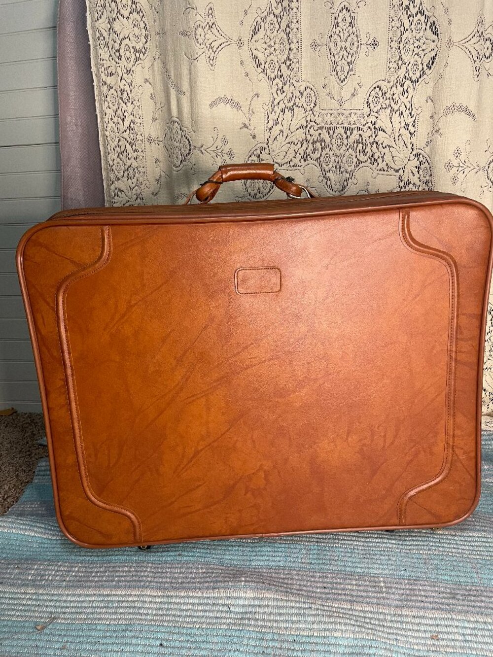 american tourister: vintage 70s faux leather suitcase+